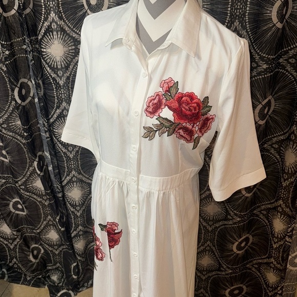 Boohoo Dresses & Skirts - White Boohoo Button Down Dress with Floral Design- Size 10